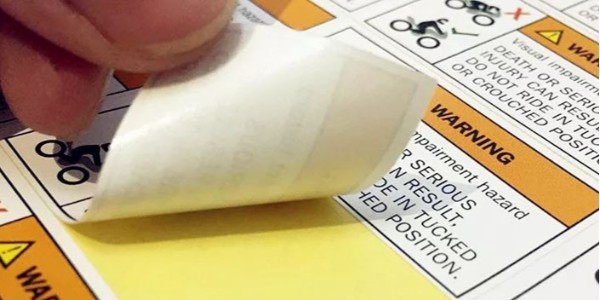 如何能讓PVC不干膠貼紙貼得更牢固，不翹標呢？