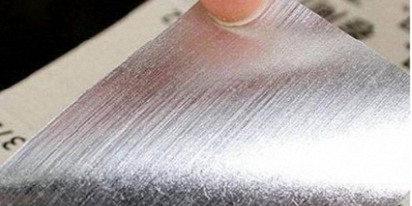 什么是拉絲銀PET不干膠標簽材料？