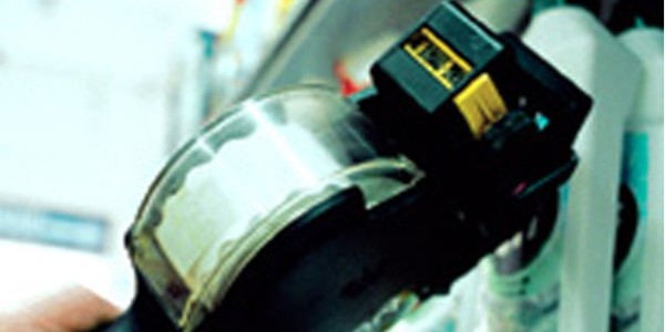 不干膠材料模切溢膠了，怎么辦好？